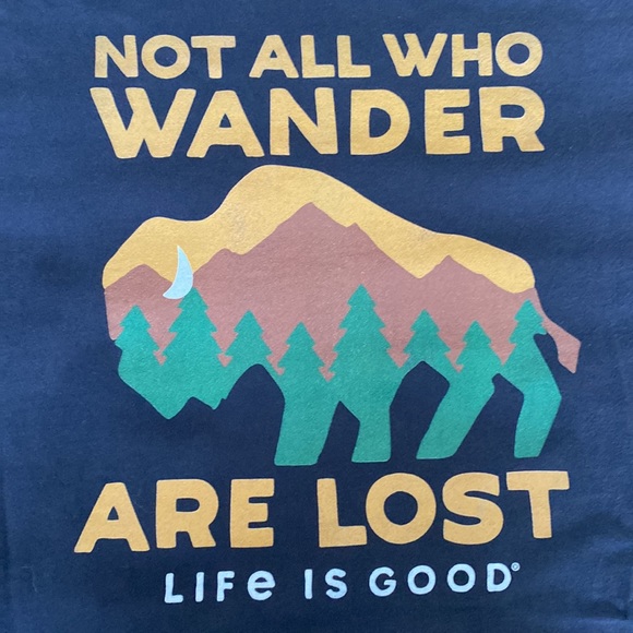 Life Is Good Men’s shirt sleeve crusher tee Sz Med “Not All Who Wander Are Lost” - Picture 2 of 4